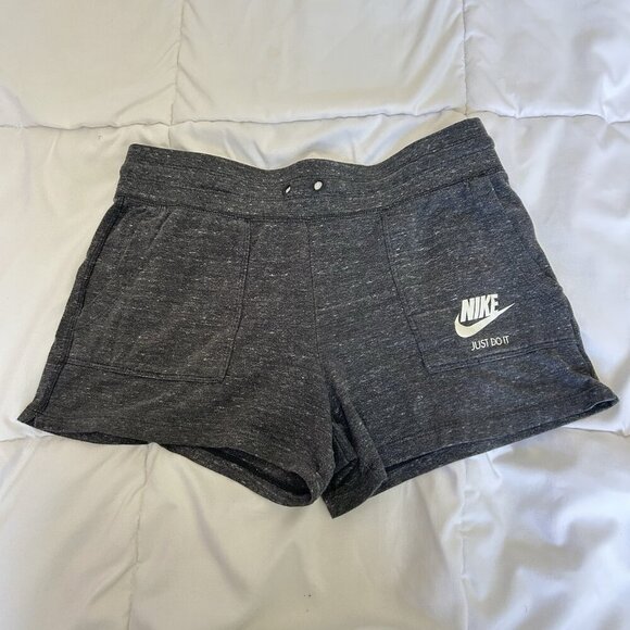 Nike Girls XL Gray Cotton Dri-Fit Active Shorts Activewear Athletic Pockets - Picture 1 of 7